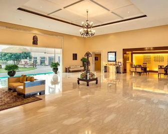 The Lalit Traveller Khajuraho - Khajurāho - Lobby