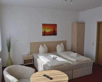 Pension Garni No.11 - דרזדן - חדר שינה