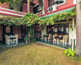 Hotel Ananda Inn - Lumbini Sanskritik - Patio