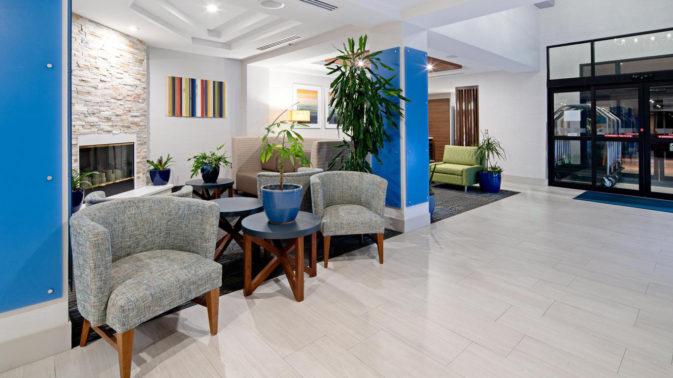 Holiday Inn Express & Suites Atascadero By IHG