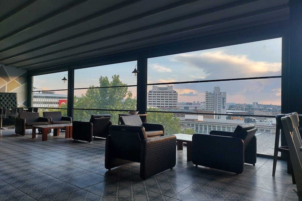 سيهان بالاس