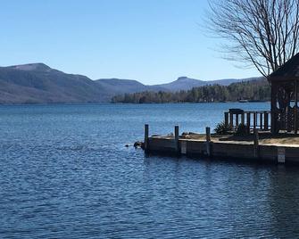 Northern Lake George lakefront - Hague - Vista del exterior