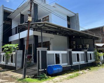 Hotel O Widan Homestay - Samarinda - Bygning