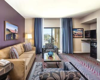 After Coachella Fest Special - 2bd, 2bth, full kitchen sleeps 6 -Perfect! - Indio - Sala de estar
