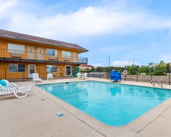 Americas Best Value Inn Stillwater - Stillwater - Piscina