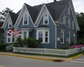 Fairmont House Bed & Breakfast - Mahone Bay - Edifício