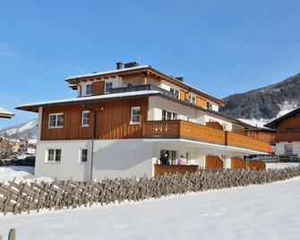 Apartment in Kaprun near ski lift - Kaprun - Building