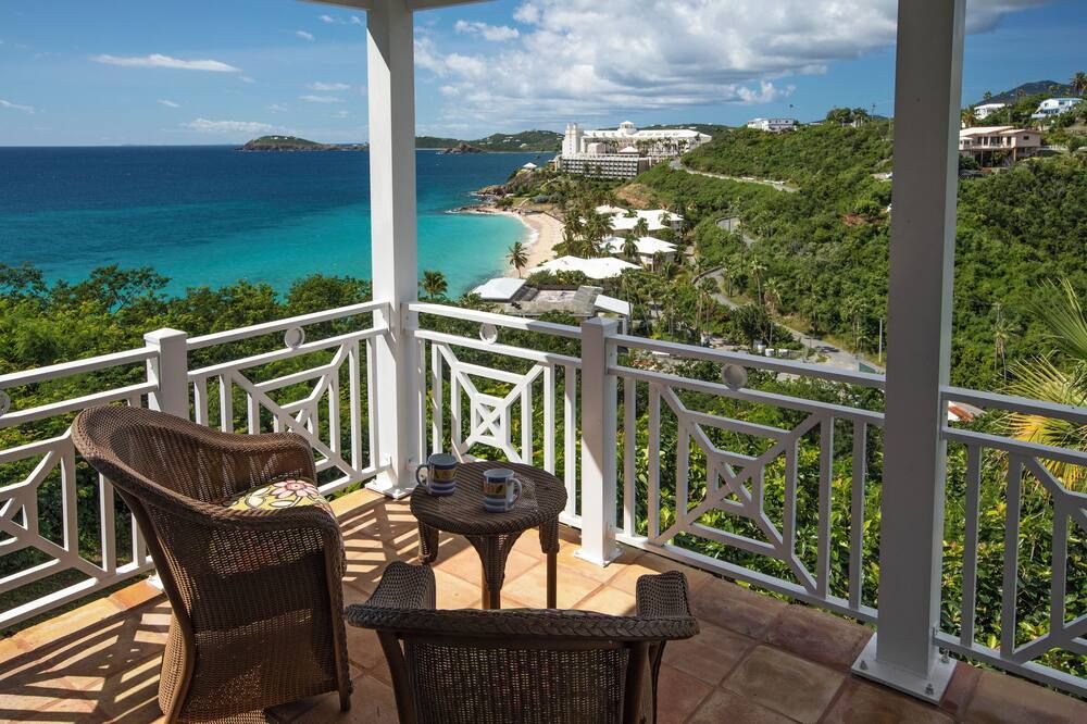 CalypsoBlu: Updated 3 bedroom villa - pool, near beach with ocean view. - سانت ثوماس (فيرجين أيلاندس, ا.س) - شرفة