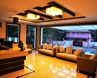 Cochin Seaport Hotel - Kochi - Lobby