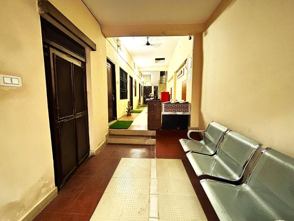 Hotel saanvi inn thumbnail 2