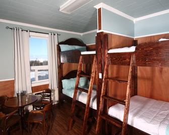 Genevieve Bay Inn - Saint Barbe - Bedroom