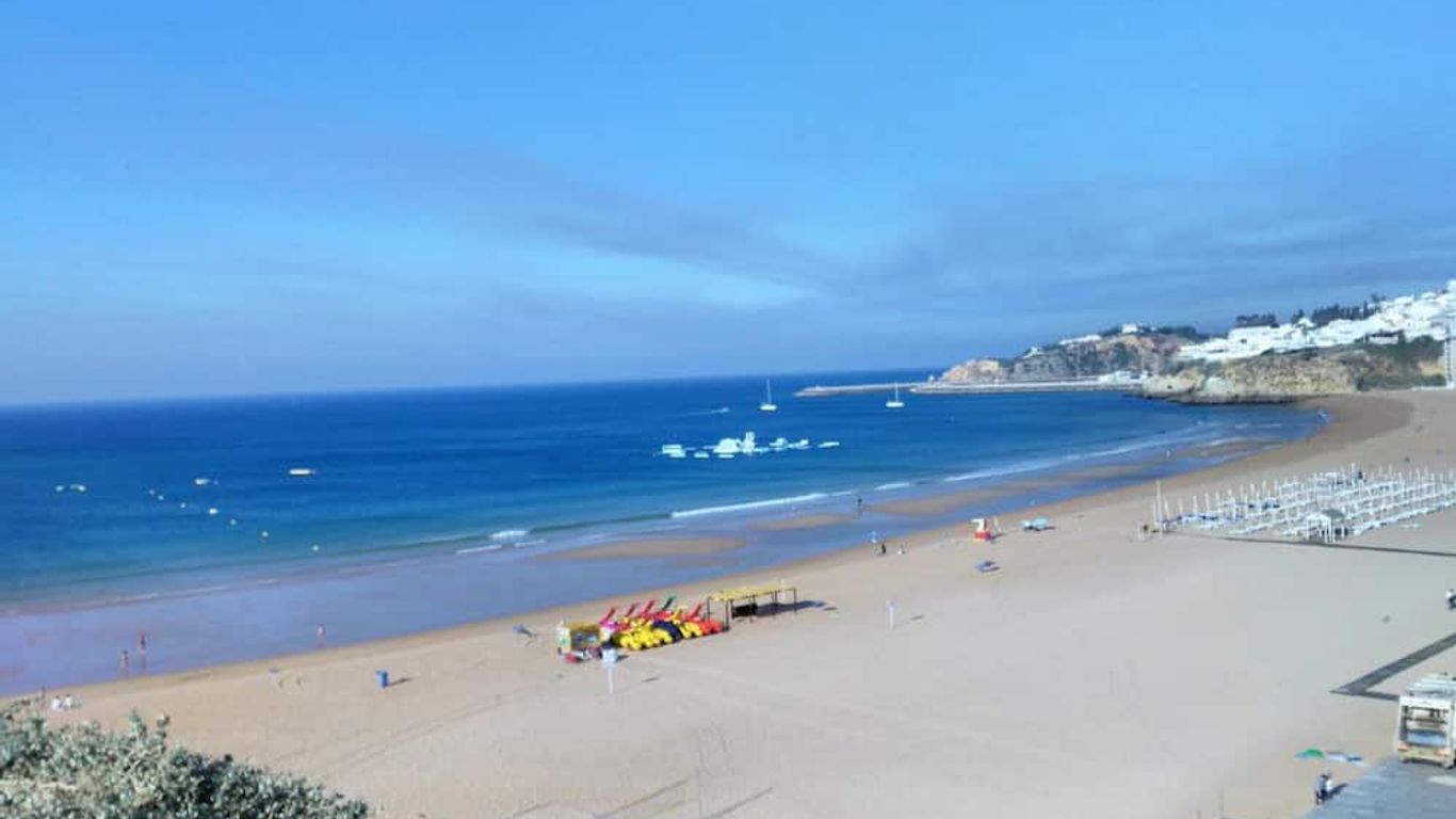 Albufeira Beach Hotel by Kavia