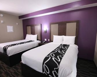 Home Inn And Suites - Germantown - Bedroom