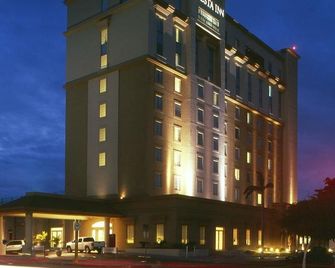 Fiesta Inn Express Ciudad Obregón - Ciudad Obregón - Edifício