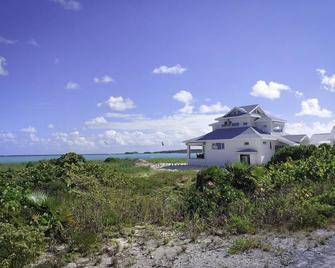 Luxurious Accommodations on San Salvador - Cockburn Town - Vista del exterior