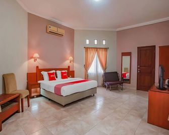 Collection O 89999 Hotel Bumi Kedaton Resort - Бандар Лампунг - Спальня