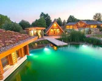 Cozy holiday home (47sqm) with a French balcony - Staffelstein - Pool