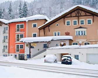 Posthotel Strengen am Arlberg - Strengen - Gebäude