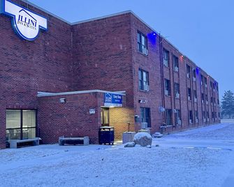 Illini Inn & Suites - Rantoul - Edificio