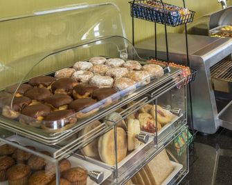 Comfort Inn Orillia - Orillia - Buffet
