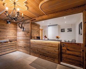 Hotel Christiania - Saas-Fee - Front desk