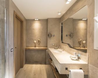 Grand Relais dei Nuraghi - Arzachena - Bathroom