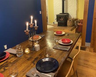 Four season lake side oasis in the berkshirkes - Canaan - Comedor