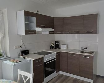 Vacation apartment in the forest/ central location/ leisure facilities - Neunkirchen - Küche