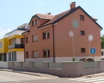 Apartmani Maltar - Varazdin - Будівля