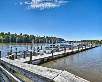 Waterfront Palm Coast Condo with Boat Dock and Pool! - Palm Coast - Outdoor view
