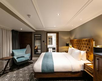 100 Queen's Gate Hotel London Kensington, Curio Collection by Hilton - London - Bedroom