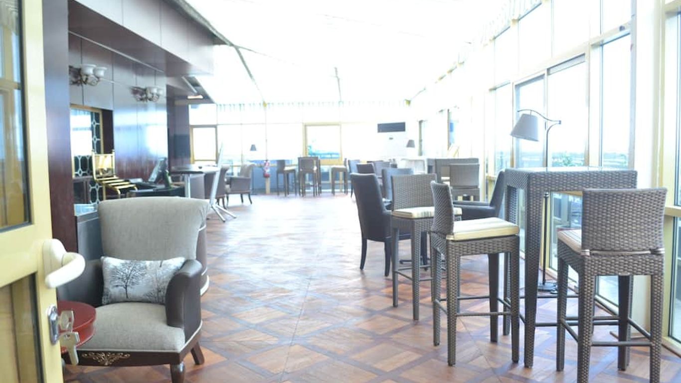 Noubou International Hotel