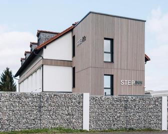 Step Inn The Fair Hotel - Rosbach vor der Höhe - Gebäude