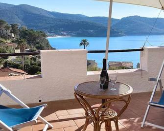 Villa Solana - Argonautivacanze - Portoferraio - Balcón