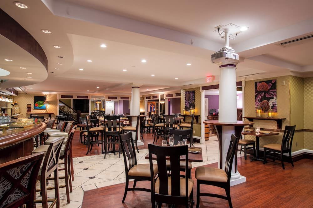 دي هوتل سويتس آند سبا