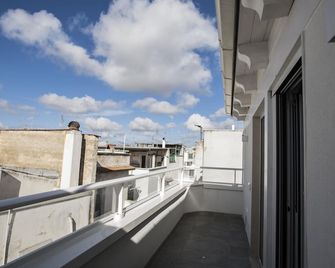 Albergo Diffuso Dimora Rossi Suite B&B - Turi - Balkon