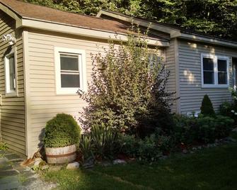 Peaceful Cottage Retreat - Cambridge - Outdoors view