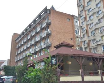 Hotel Gorj - Targu Jiu - Edificio