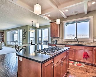 Incredible Oregon Retreat w/ Private Hot Tub! - The Dalles - Kuchyň