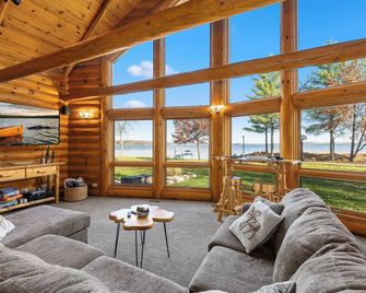 Millmann's Lodge On Dam Lake Saunapontoonswim Game Room - Aitkin - Sala de estar