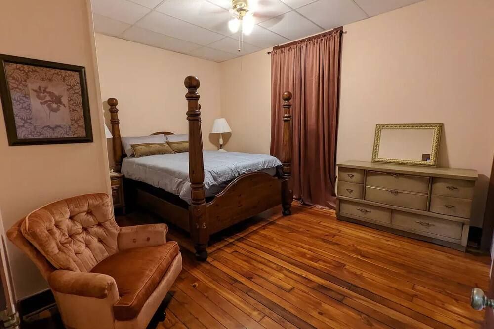 Stowaway Suites on the Avenue: Mt Laurel Suite