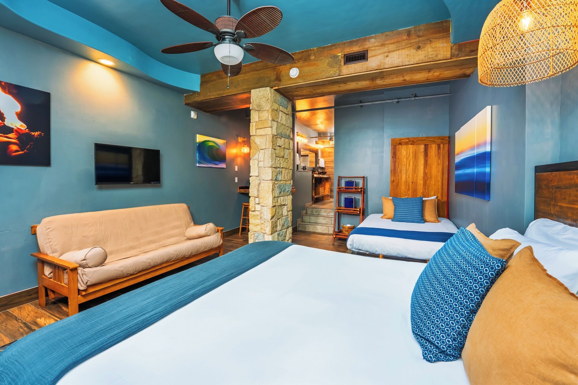 Nomads Hotel thumbnail 3