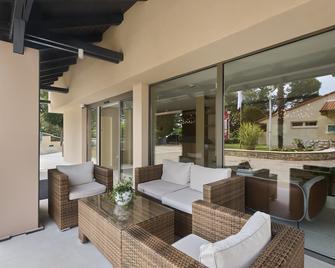Apartments Bellevue Plava Laguna - Poreč - Innenhof