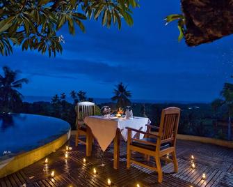 Bali Nibbana Resort - Seririt - Patio