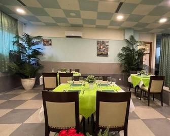 كابوديتشينو إنترناشونال هوتل - نابليس - مطعم