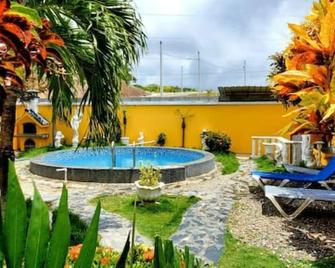 Apartamento y Vista al mar - Gaspar Hernández - Piscina