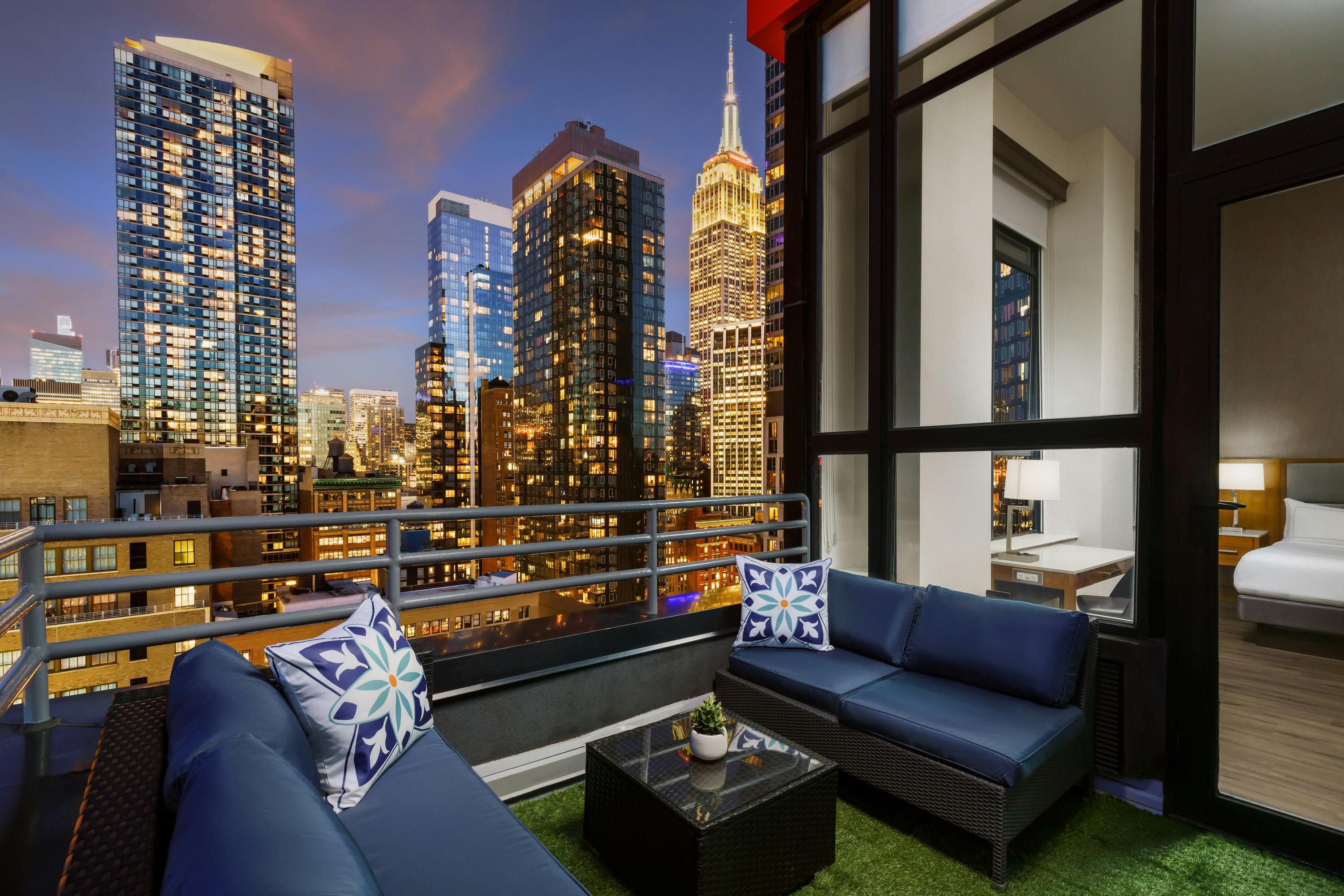 DoubleTree by Hilton Hotel New York City - Chelsea - ניו יורק - מרפסת