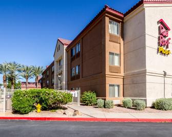 Red Roof PLUS+ Tempe - Phoenix Airport - Tempe - Building