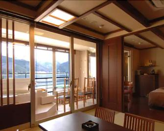 Lakeland Hotel Mizunosato - Fujikawaguchiko - Living room