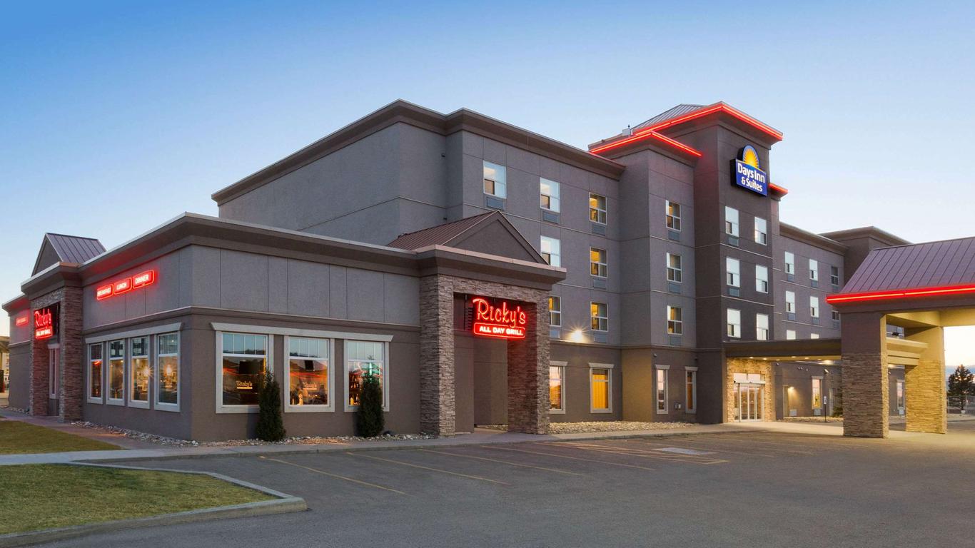 Days Inn & Suites by Wyndham Edmonton Airport